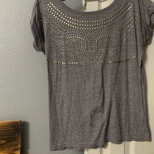 Detailed tee